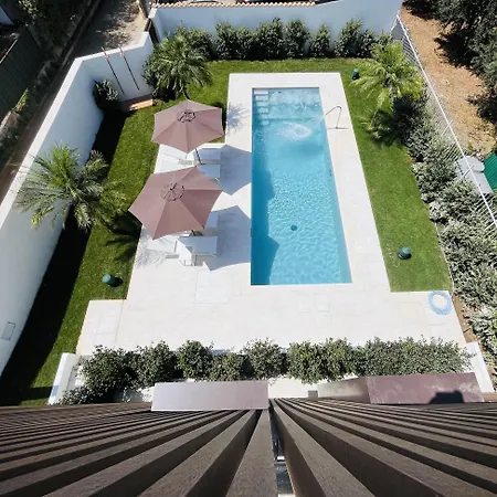 Design With Private Pool *
