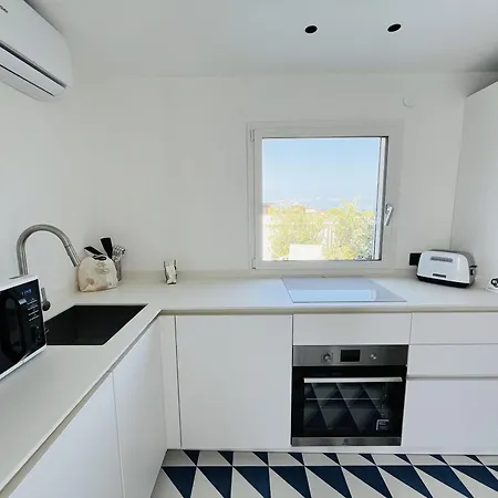 Design With Private Pool Carini